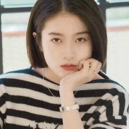 张雪迎头像拿图收藏