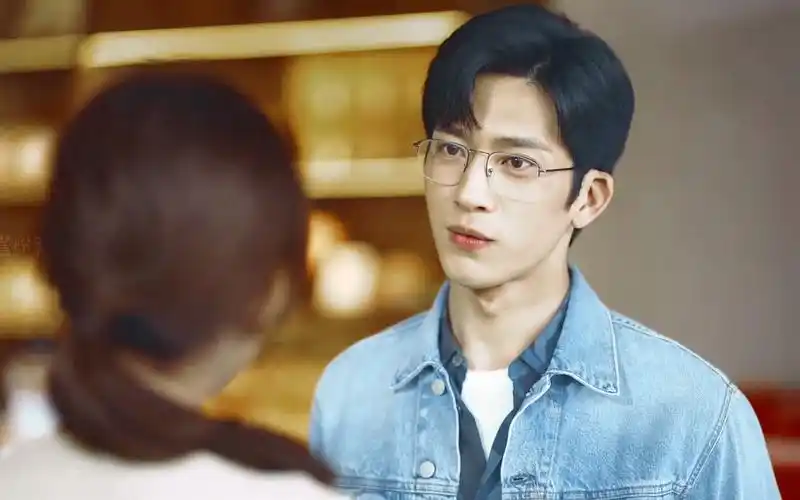 一人血书求井柏然演斯文败类的角色!一把子爱住脱掉小花衬衫的钱开逸!