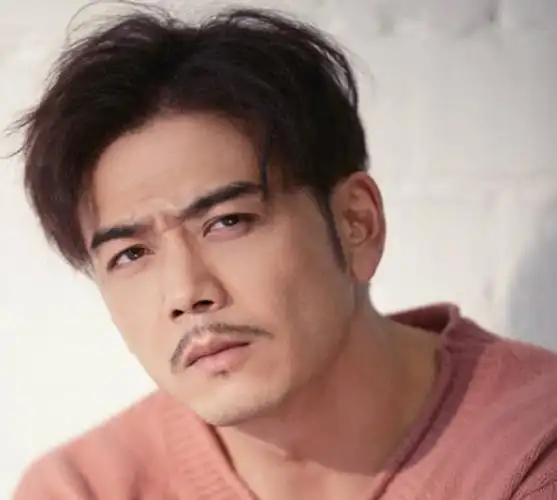 37岁杨烁,"隐藏"了9年的老婆,原来是大家熟悉的欧阳老师