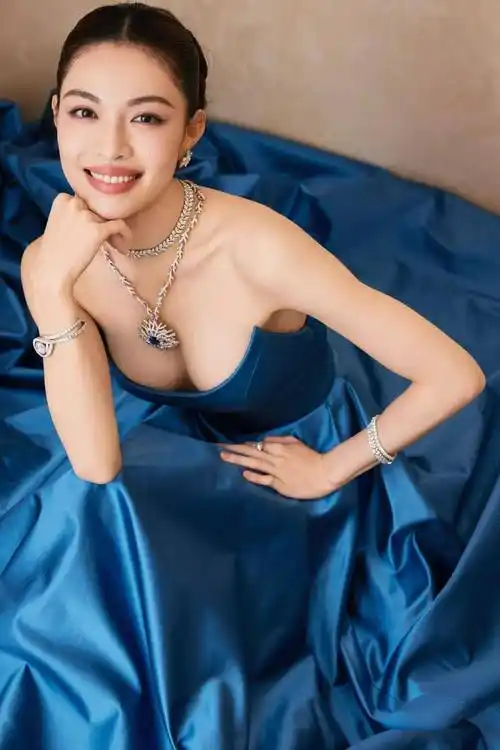 钟楚曦:超凡魅力背后的多面艺人.