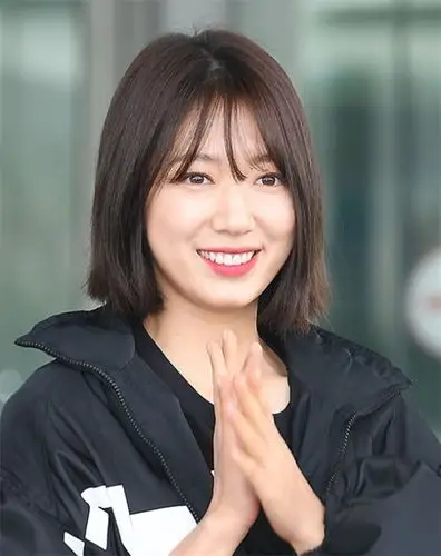 朴信惠新造型去参加巴黎时装周,网友:美出新高度