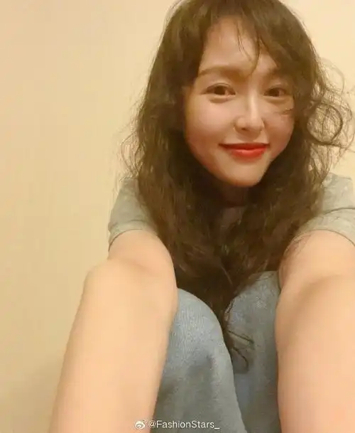 唐嫣晒秋天的第一份自拍