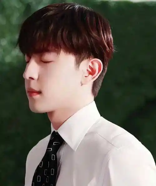 "封杀"1年,再看邓伦如今的处境,他很可恨,但也很可悲_表演_挑战者