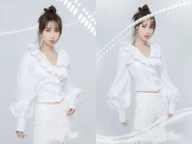 李菲儿终于开窍,穿蕾丝裤气质全变,网友:目光全被这双腿吸引!