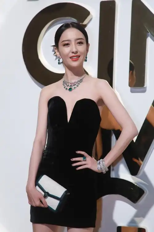 佟丽娅95早期两次出席宝格丽盛典活动生图丫丫姐的颜值真的好无敌