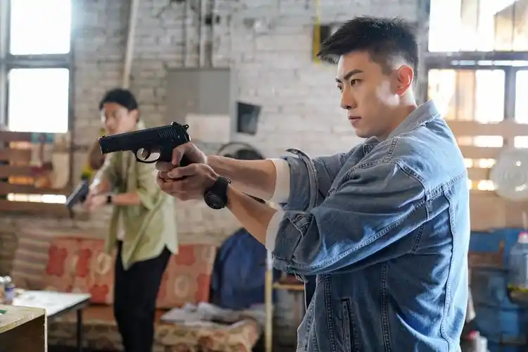 扈天翼写真随着剧集的结束,小唐警官也要和大家说再见