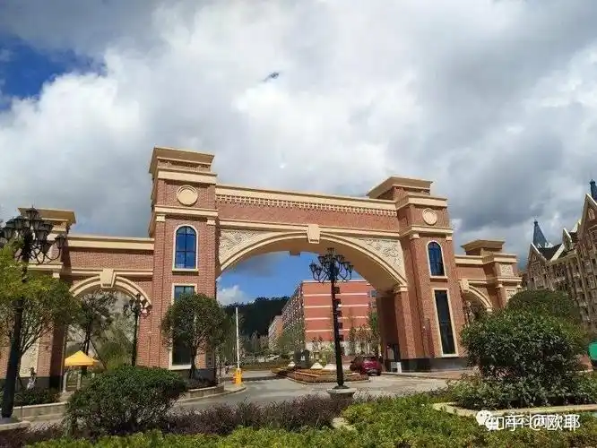 想知道学校是什么样子的,网上给的照片感觉不太可信? - 知乎