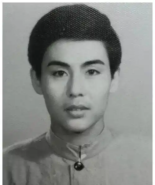 赵长军:洪金宝的好朋友,李连杰的竞争对手,甄子丹的师父_武术_张鑫炎