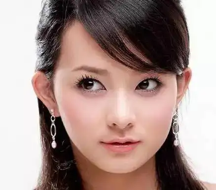 7,耳廓突出的积极者耳骨外突的人,是属于实干的类型.