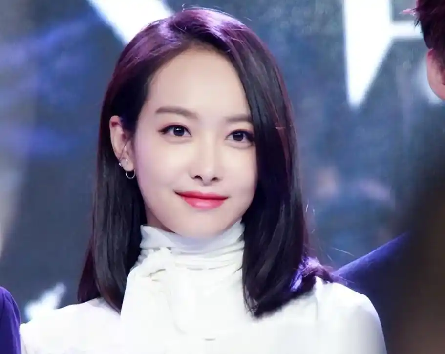 宋茜:都市剧女王 宋茜,娱乐圈的37岁女王,从北舞保送到娱乐圈,舞蹈