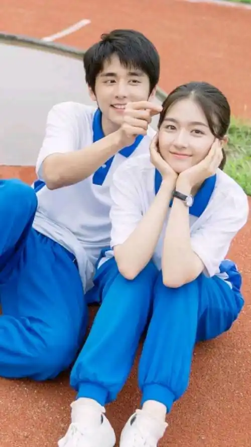 李兰迪张新成七年情断?粉丝庆祝单身和秒删爬山照,疑分手实锤?