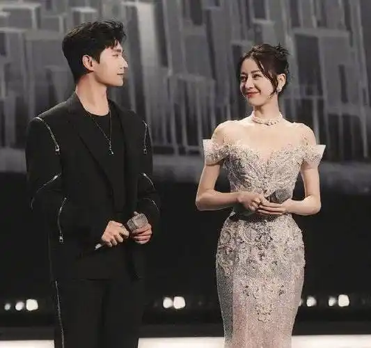 "杨洋"被爆有第3个女朋友!竟是合作过《急先锋》的她_徐若_发展_李沁