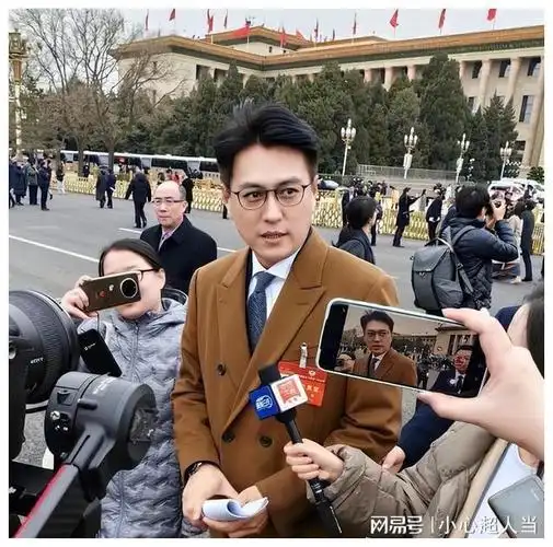 两会照片显现明星真实咖位,这4位明星被国家认可,身份都不一般|靳东