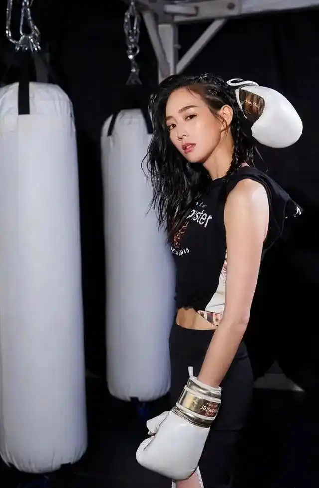 坚持早起美如少女的自律女星——张钧甯