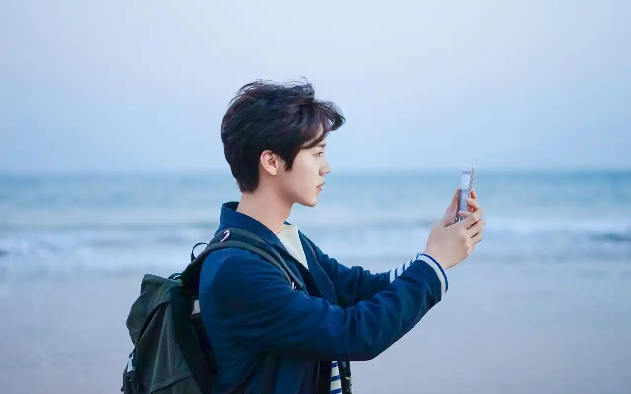 鹿晗小鲜肉人气帅哥精美壁纸高清大图预览1920x1200_大陆明星下载_美