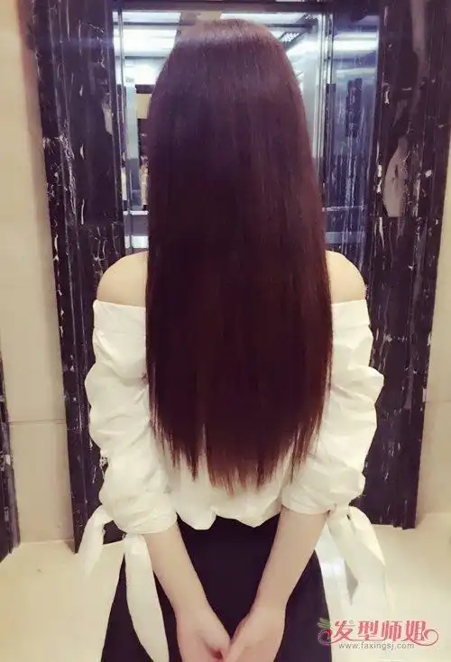 脸小女生披散直发甜美过深冬各种百变长发任意你挑选的发型