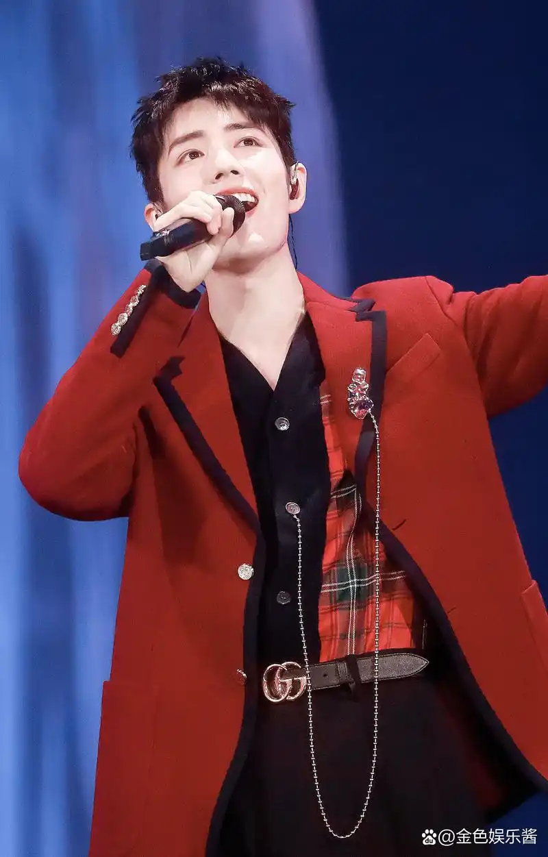 肖战宠粉实锤:承担粉丝跨年晚会费用,市场分析解读其背后逻辑 肖战