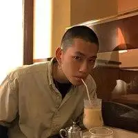 高颜值寸头男头像黑白超帅寸头男生头像图片点击鼠标右键下载