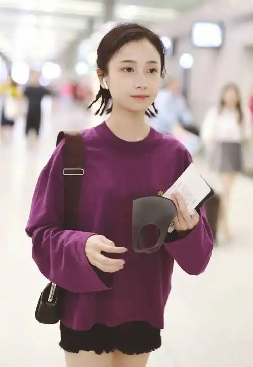 延禧攻略明玉扮演者姜梓新的时尚高冷气质,跳脱色彩尽展灵动本质_上衣