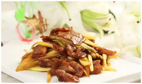 葱爆牛肉之前,记得多加一个步骤,牛肉鲜嫩多汁,吃一口回味无穷