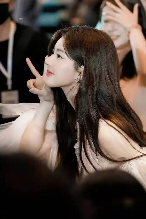 赵露思的精灵仙女裙:仙气飘飘,美得让人窒息!_魅力_纱裙_美貌