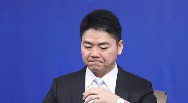 京东001号快递员,离职时被刘强东挽留:干够五年就能买房!