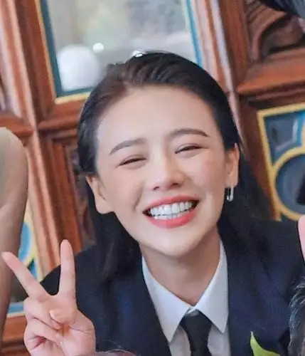 笑是生活的解药女明星的牙也是