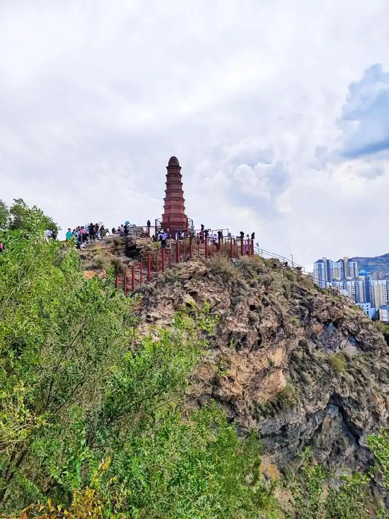 红山公园.红山公园乌鲁木齐红山公园是国家4a级旅游景区,也是 - 抖音