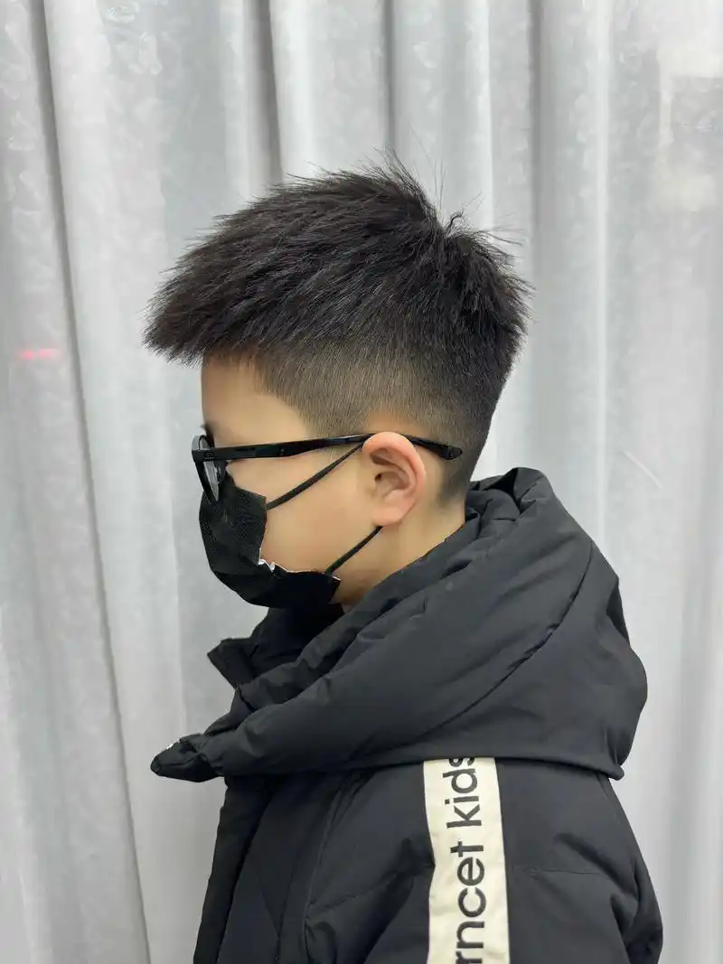 新乡伟利美发#锡纸烫 #男生烫发发型推荐