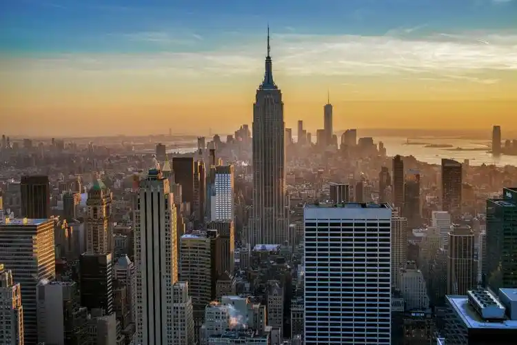 黄昏里的纽约城市风景图片