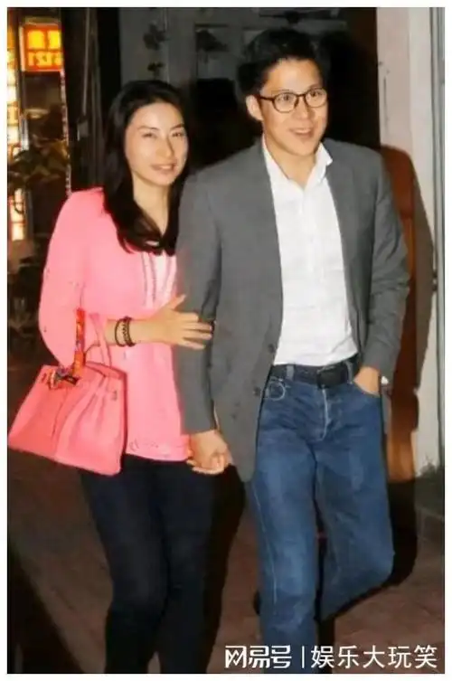 郭晶晶霍启刚盛大幸福婚礼谱写豪门爱情传奇