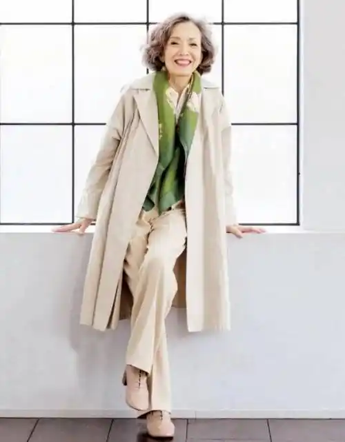 原创就服国外70岁奶奶们将春装穿得舒适优雅又气质这才是真时尚