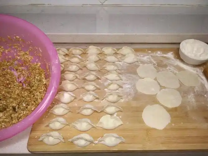 有谁会包饺子吗?