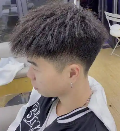 流行的男生烫发,渣男锡纸烫,蝴蝶烫帅气无比_发型_自然_脸型