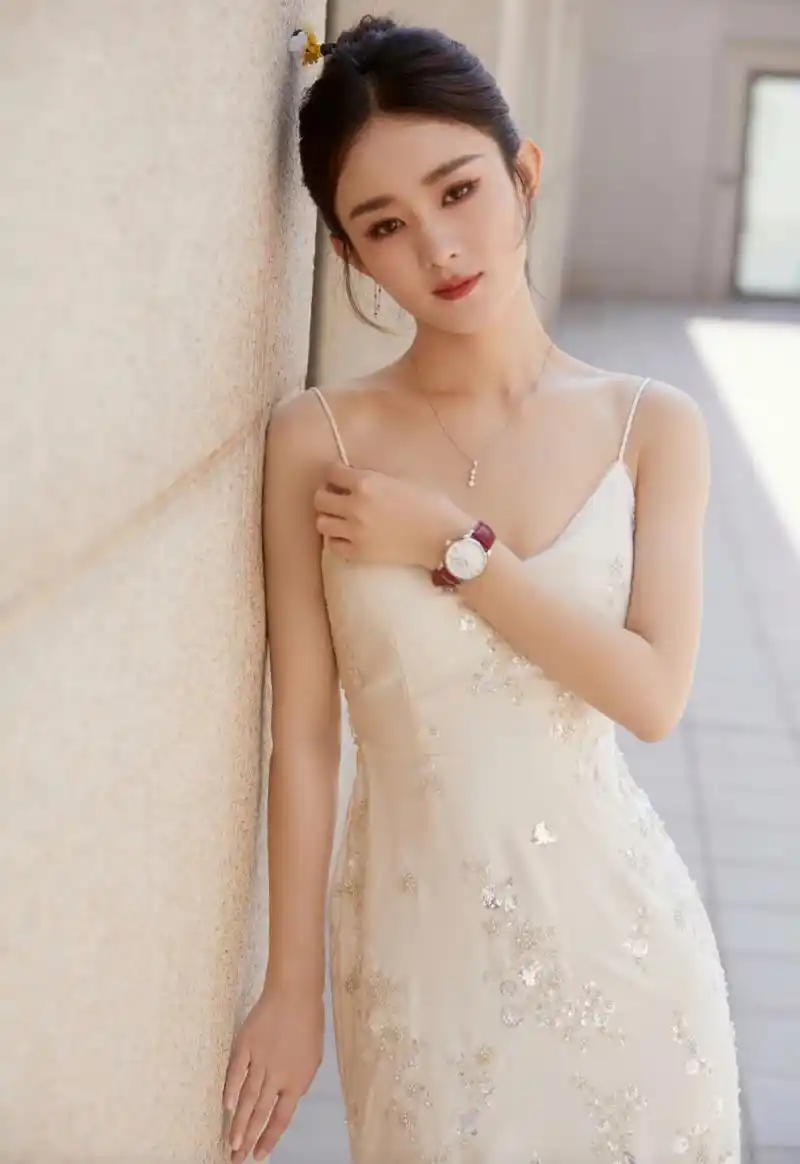 赵丽颖丸子头簪发