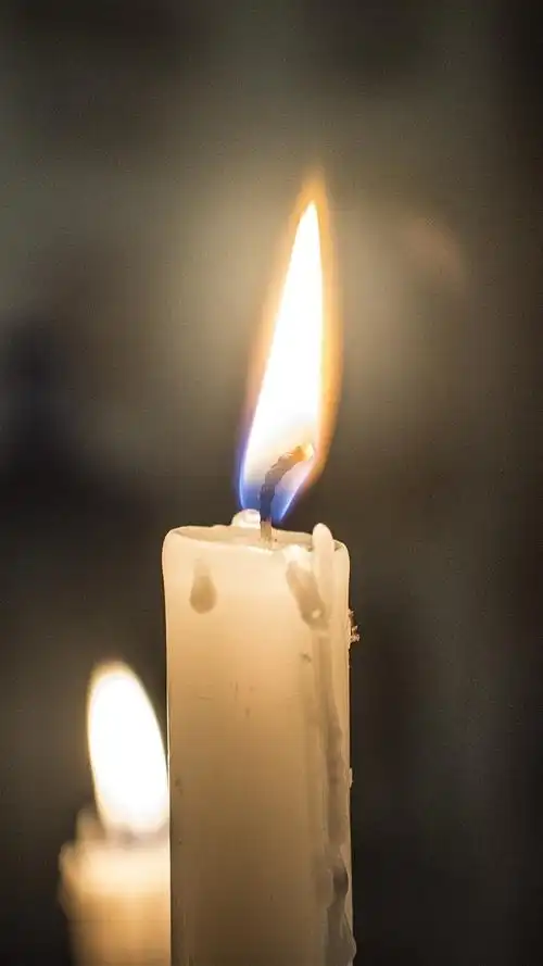 白色蜡烛,火焰,火 iphone 壁纸