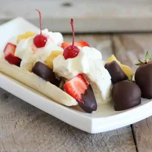 香蕉船冰淇淋图片