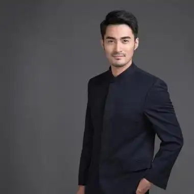 西装帅气男生头像