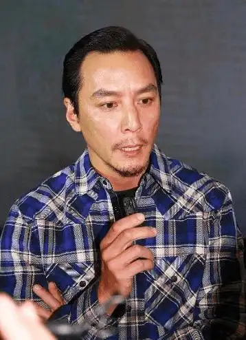 吴彦祖近照变化大,网友:发际线堪忧