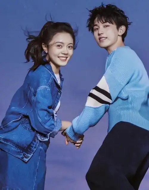 《少年派2》赵今麦 郭俊辰双人海报一步一步走向你,小情侣氛围感直接