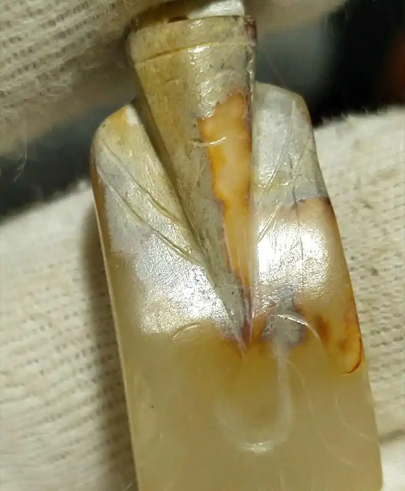 古玉沁色鉴别及盘玩