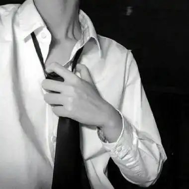 男生锁骨部位图男生头像