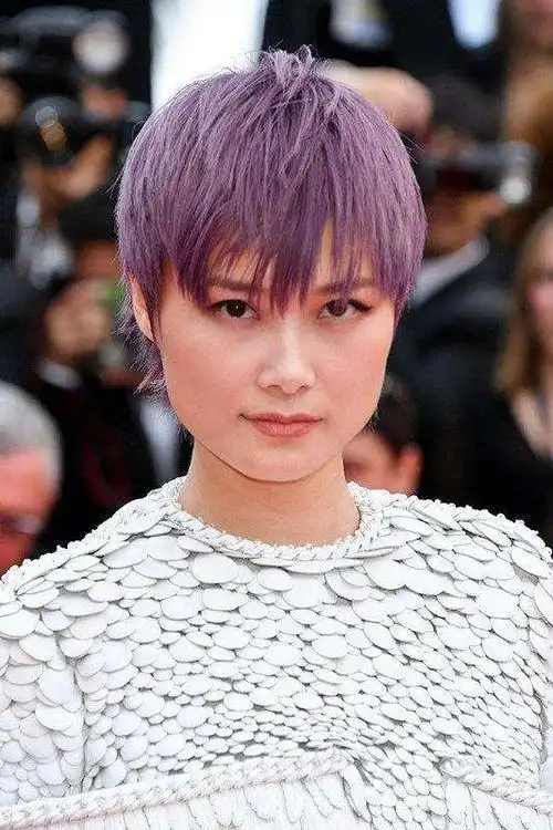 李宇春最近怎么了?发型衣品直线下降,难道就我一个人这样认为?