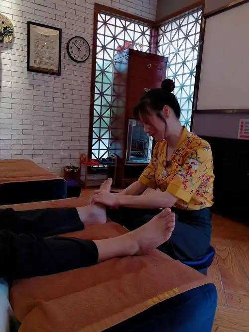 足疗养生,推拿按摩!走,一起来一个身体和心灵的双重放松!