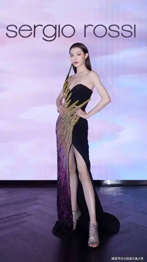 【钟楚曦性感写真美图】渐变亮片礼服,璀璨迷人,流光绮境美图_sergio