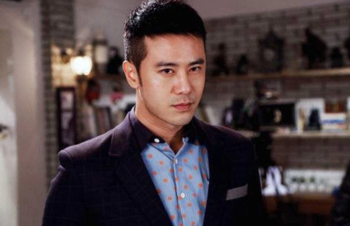 陈亦飞因整容被小s"嘲笑",却被蔡康永赏识,现在的生活很幸福