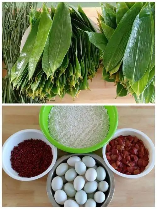我们今天包粽子的材料:粽叶,糯米,红豆,瘦肉,咸鸭蛋(三种口味的)不错
