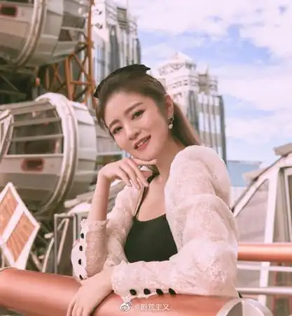 安以轩41岁状态##安以轩晒41岁生日派对照