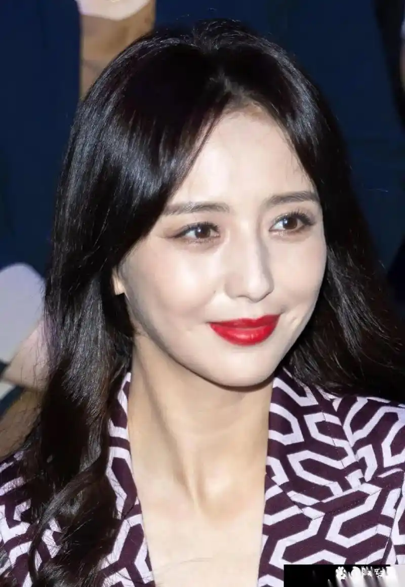 佟丽娅真的老了,脱离了美颜的状态也太真实了.