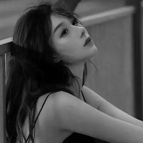 头像黑白图片2023最火爆女生伤感